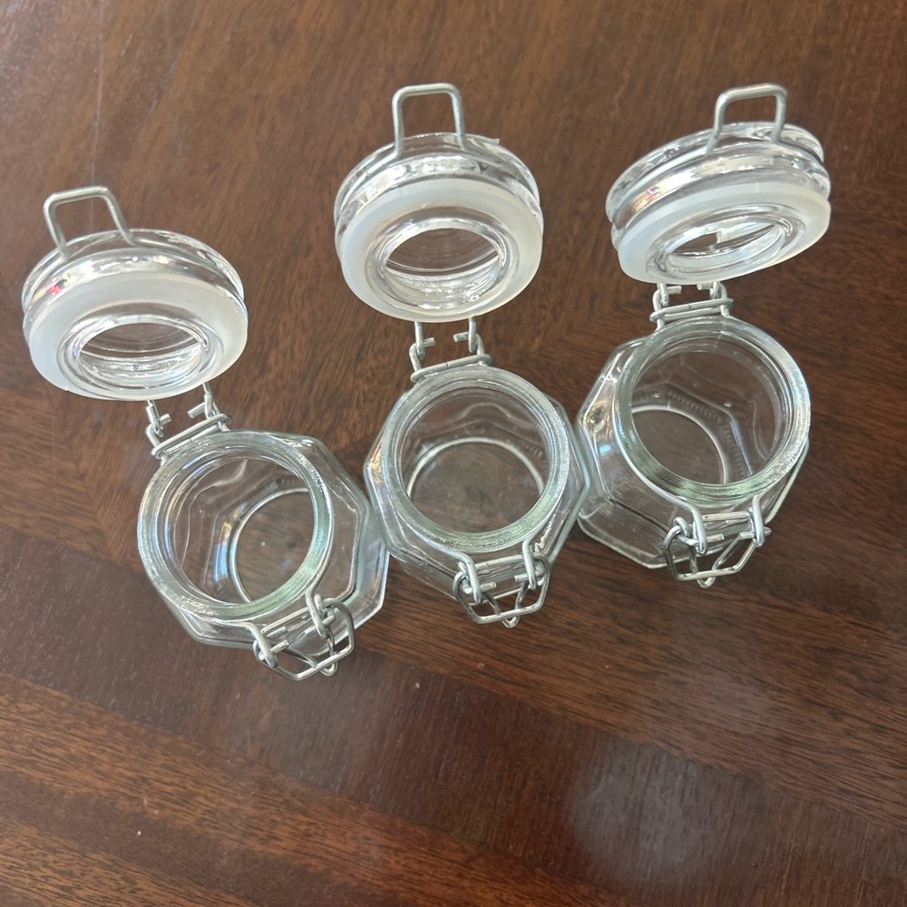 3 Mini Glass Spice Jar’s. Airtight Storage Container, Hexagonal Shape (4 oz)